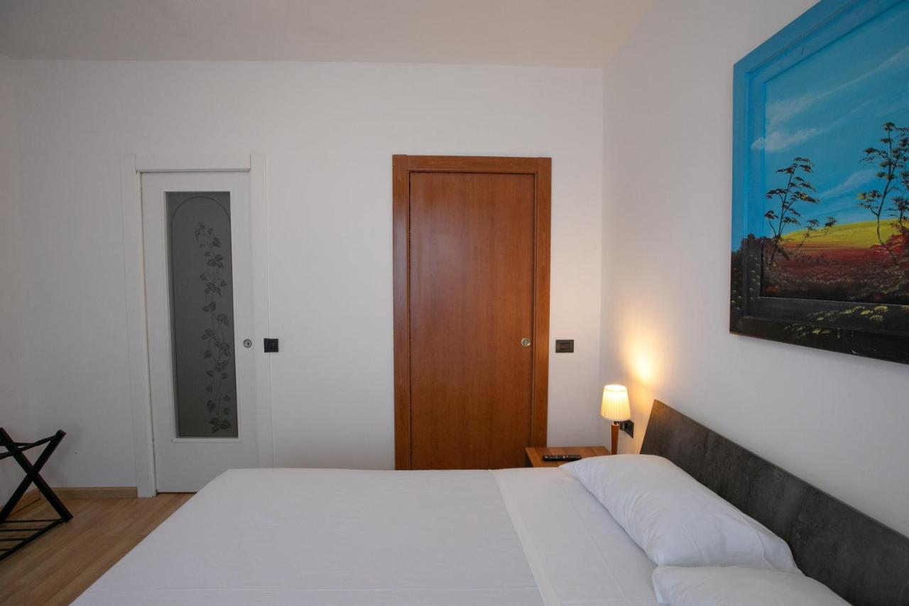 Mirea'S Rooms Ascoli Piceno Exterior photo