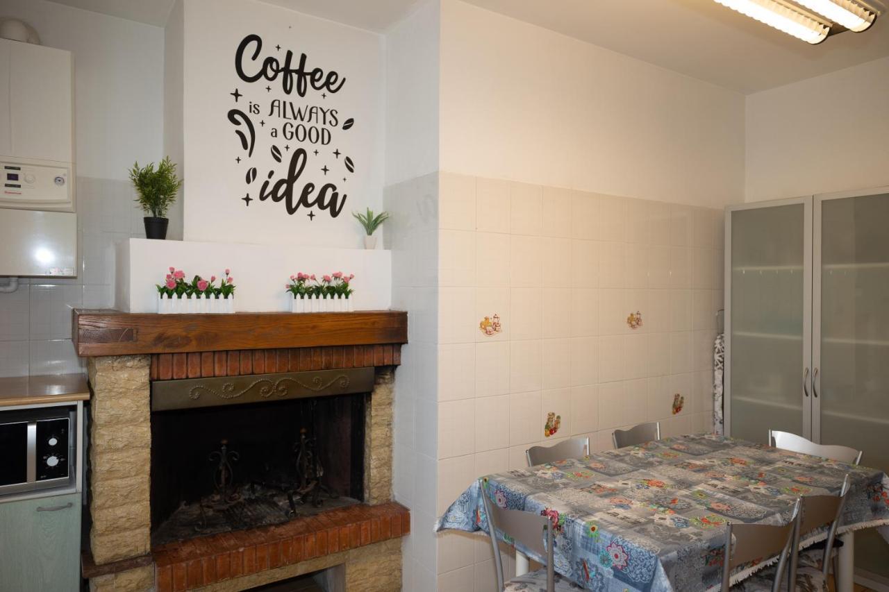 Mirea'S Rooms Ascoli Piceno Exterior photo