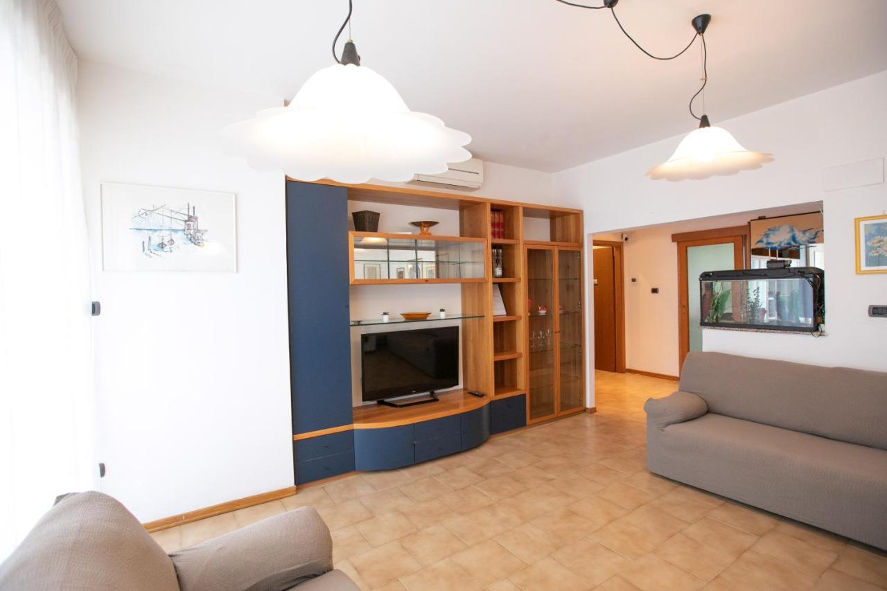 Mirea'S Rooms Ascoli Piceno Exterior photo