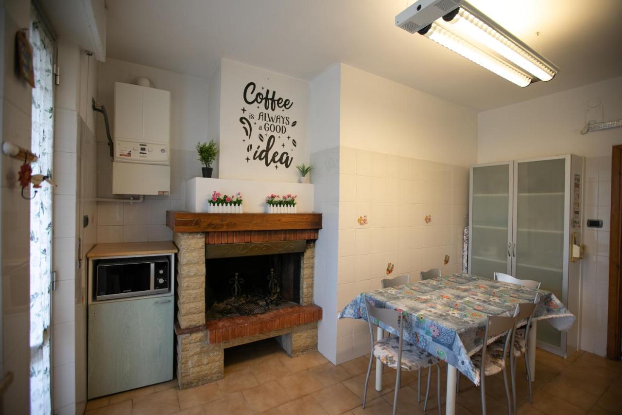 Mirea'S Rooms Ascoli Piceno Exterior photo
