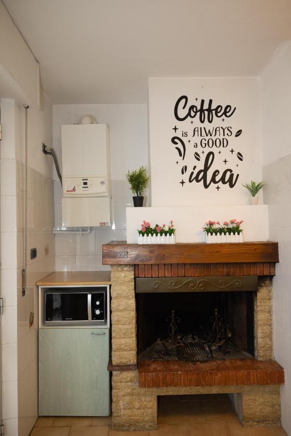 Mirea'S Rooms Ascoli Piceno Exterior photo